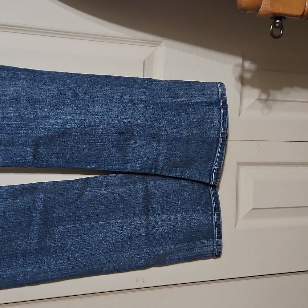 Ladies Jeans - Picture 5 of 6